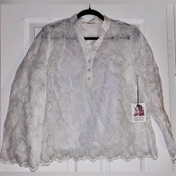 Jaclyn Smith White Floral Lace Blouse - Picture 6 of 6